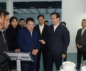 市委书记黄钦调研考察德赢VWIN净化,大力支持高新企业民族品牌发展